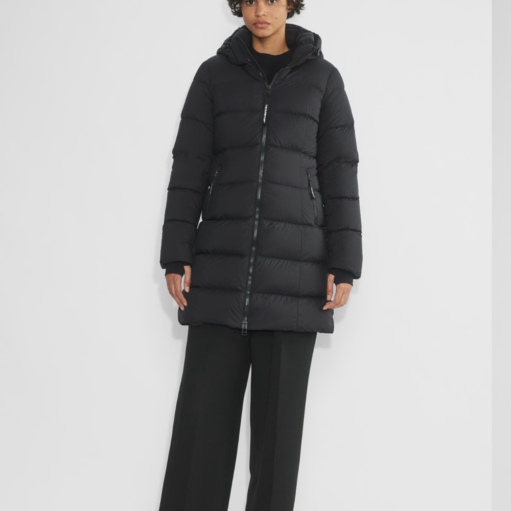 Aritzia Mid SuperSnug Puff